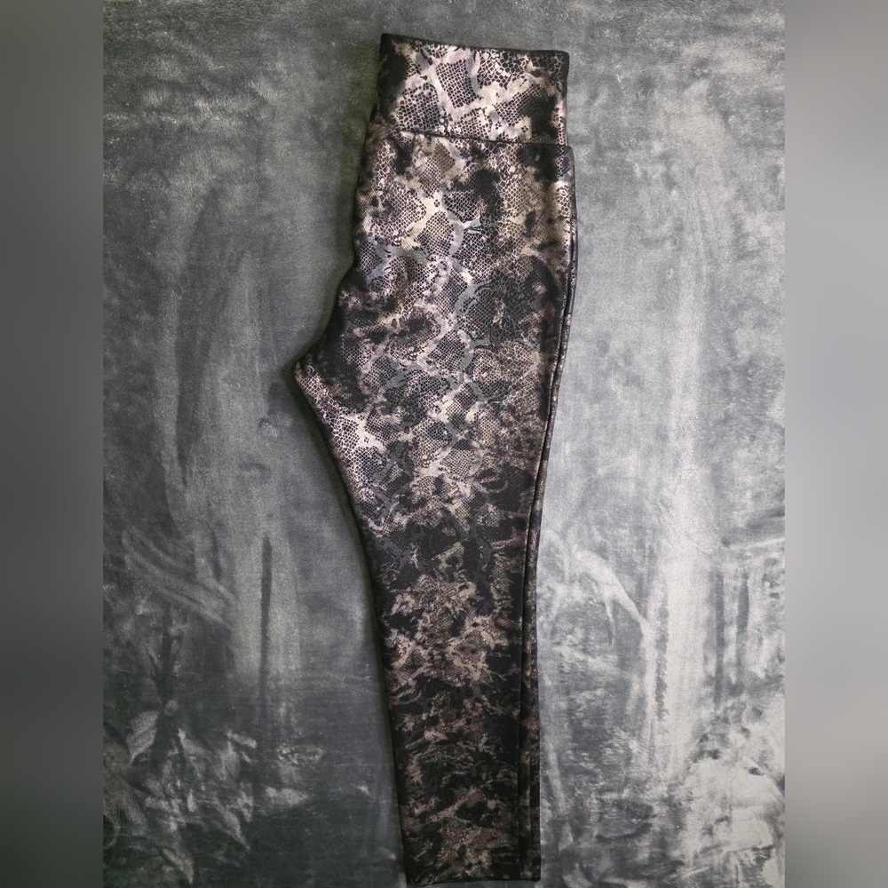 Lena Gabrielle Snakeskin Leggings - Picture 4 of 10